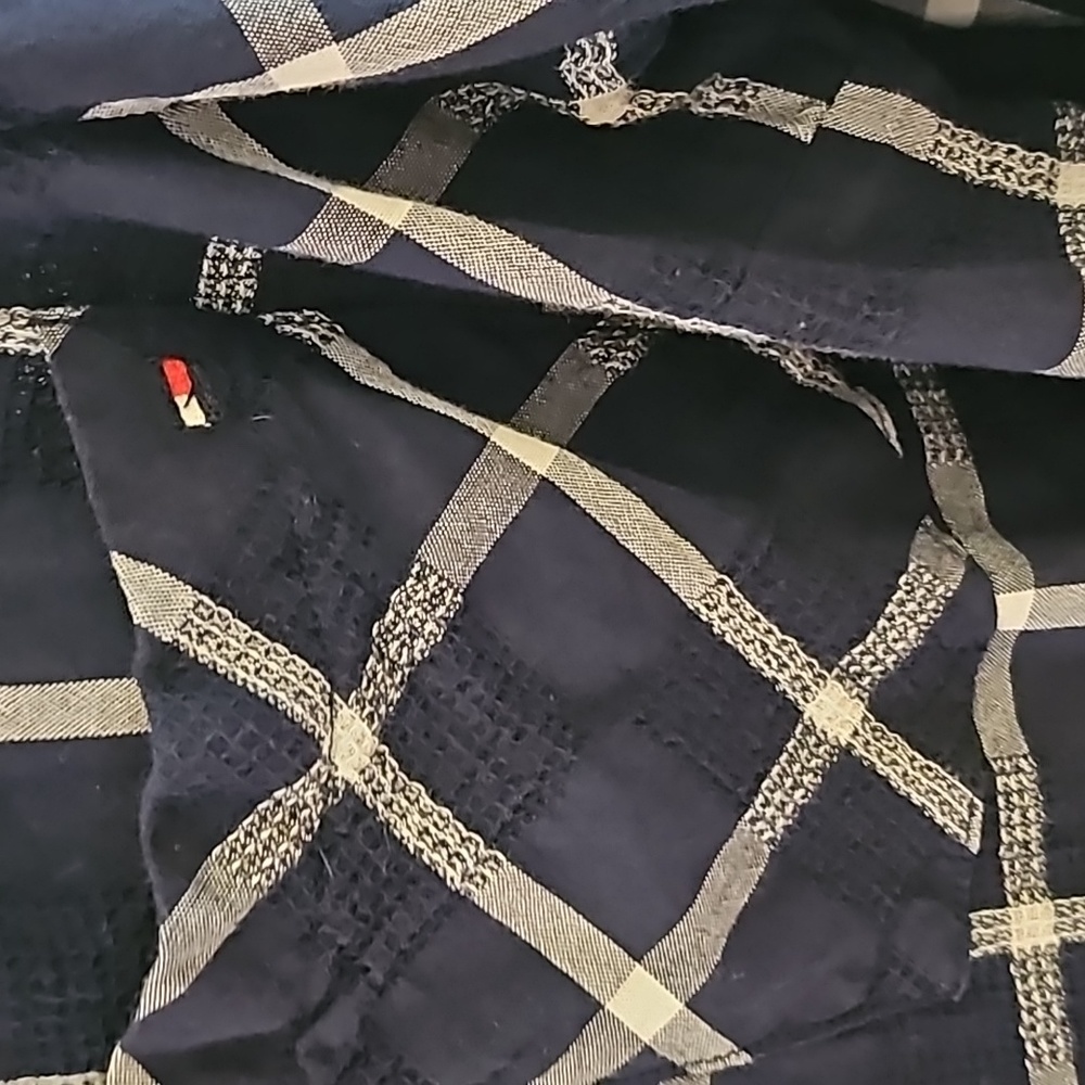 #93 Tommy Hilfiger button down top - Picture 3 of 8
